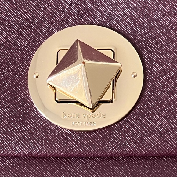 Kate Spade Turn Lock Crossbody Bag in Mulberry - Picture 4 of 10